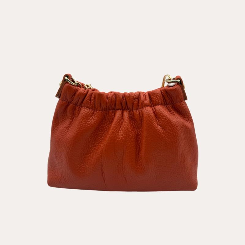 Bolso Pouch Piel Naranja con Cadena 