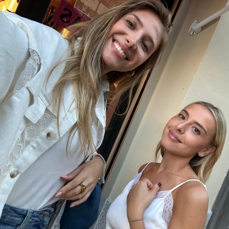 Chaqueta Camisera Blanca con Detalle de Encaje