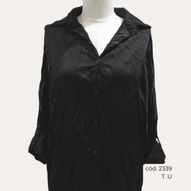 Camisa Fluida Satinada en Negra