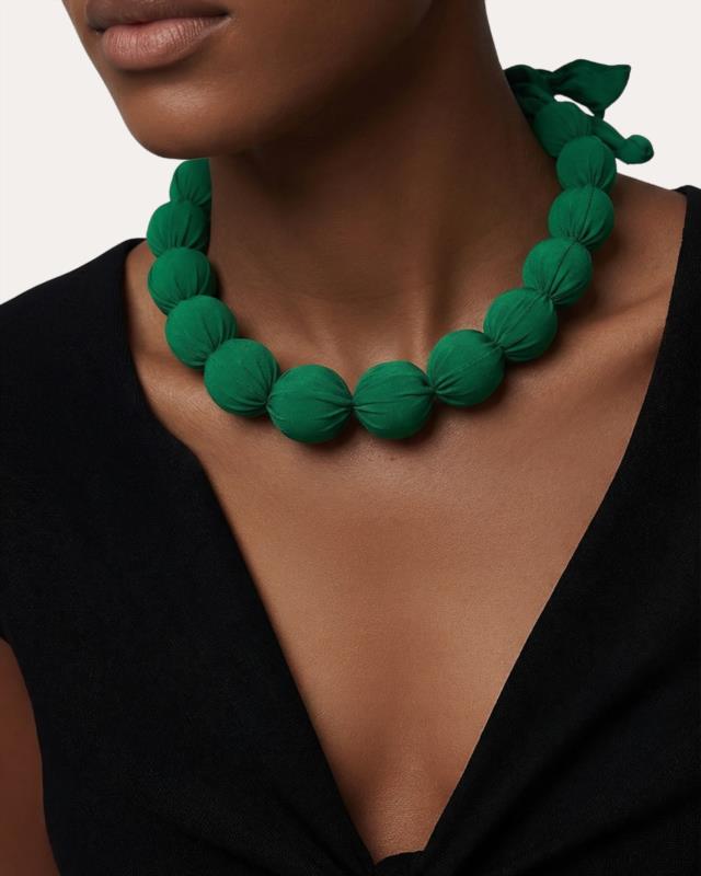 Collar Corto Bolas Verdes