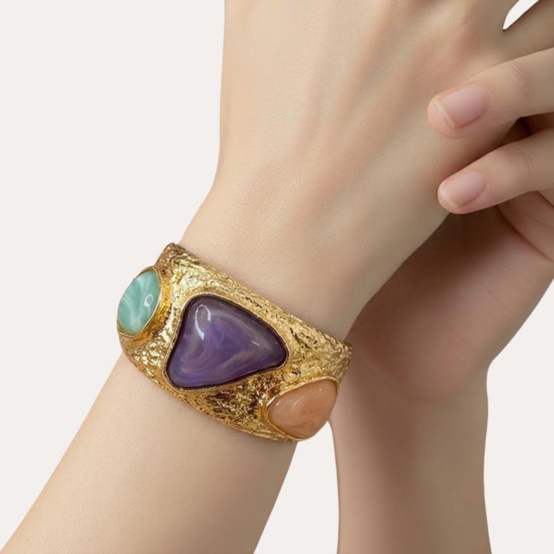 Brazalete dorado piedra colores