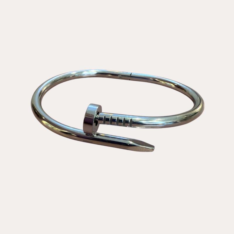 Pulsera fina de acero inoxidable tipo clavo plateada