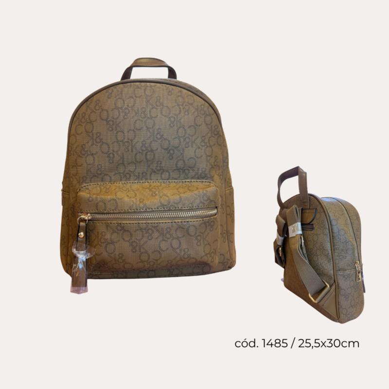 Mochila marrón elegante de mujer | Moda casual Madrid