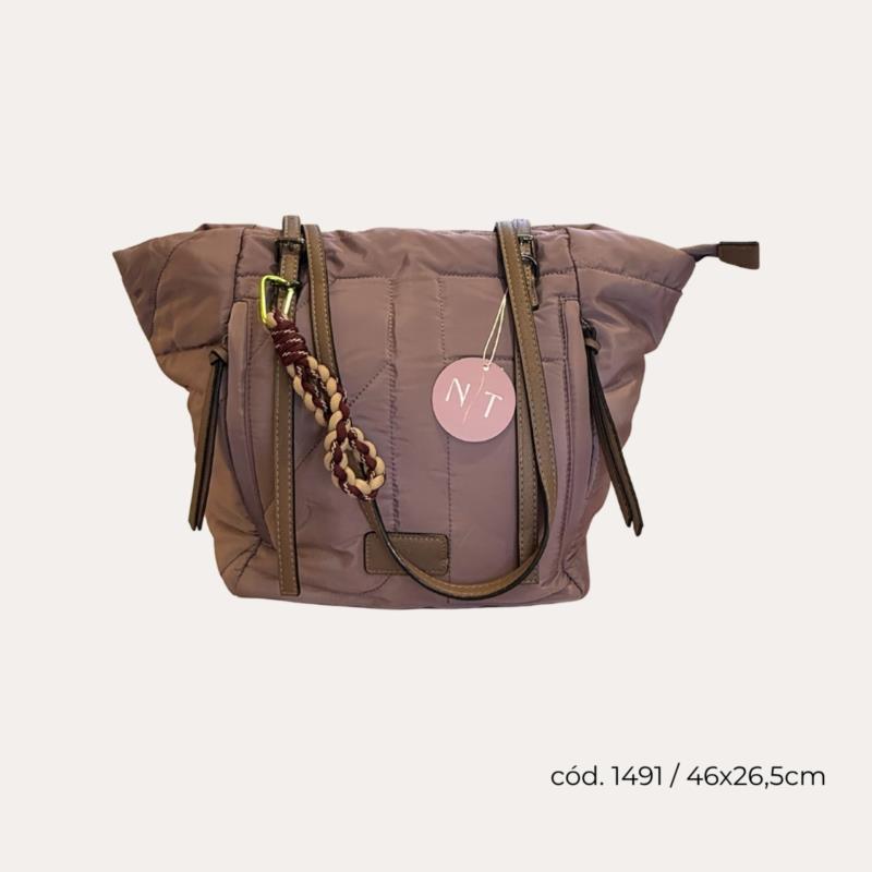 Bolso acolchado rosa oscuro | Comodidad y estilo urbano Madrid