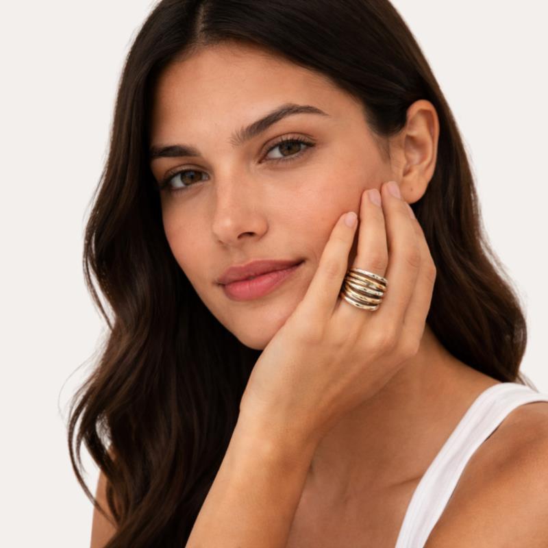 Anillo Entrelazado Dorado y Plateado