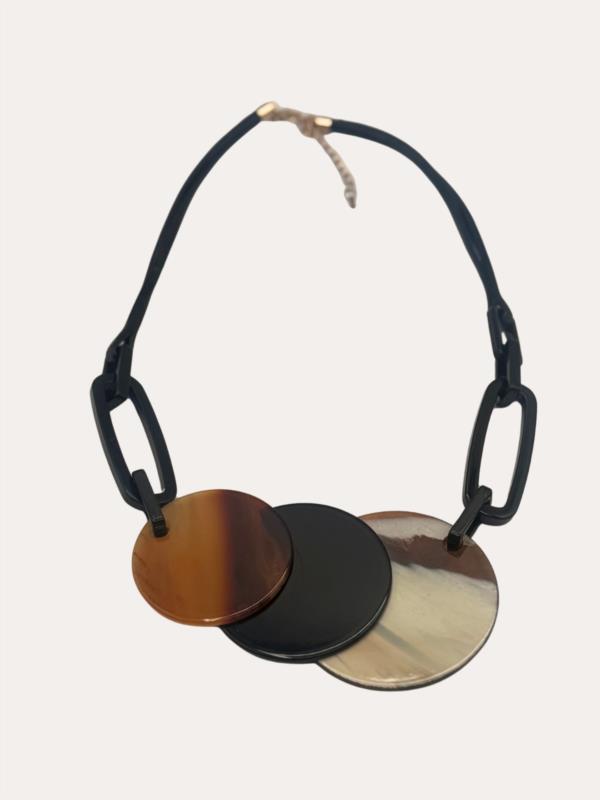 Collar de Resina Marmoleada con Eslabones Negros